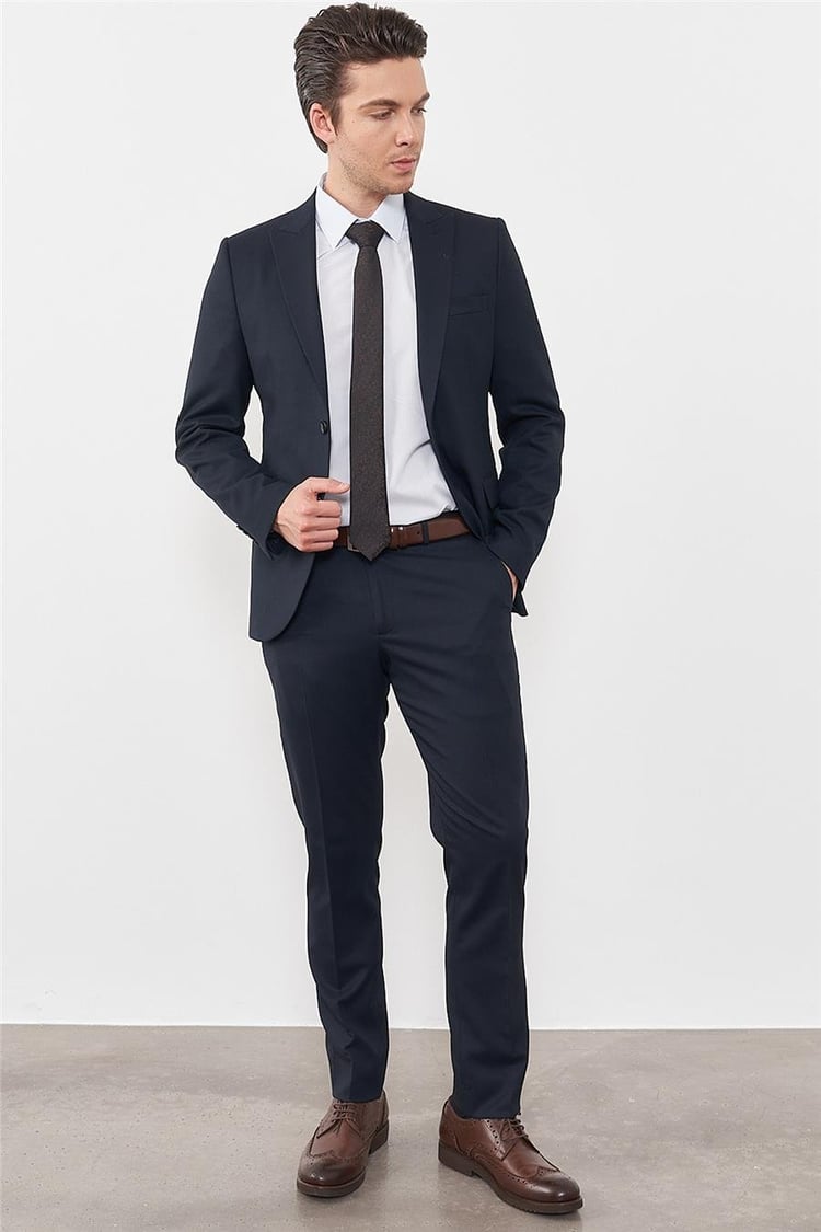 Çetinkaya Mentality 9516 Yünter Sivri Yaka Slimfit Çift Yırtmaç Takım Elbise Lacivert