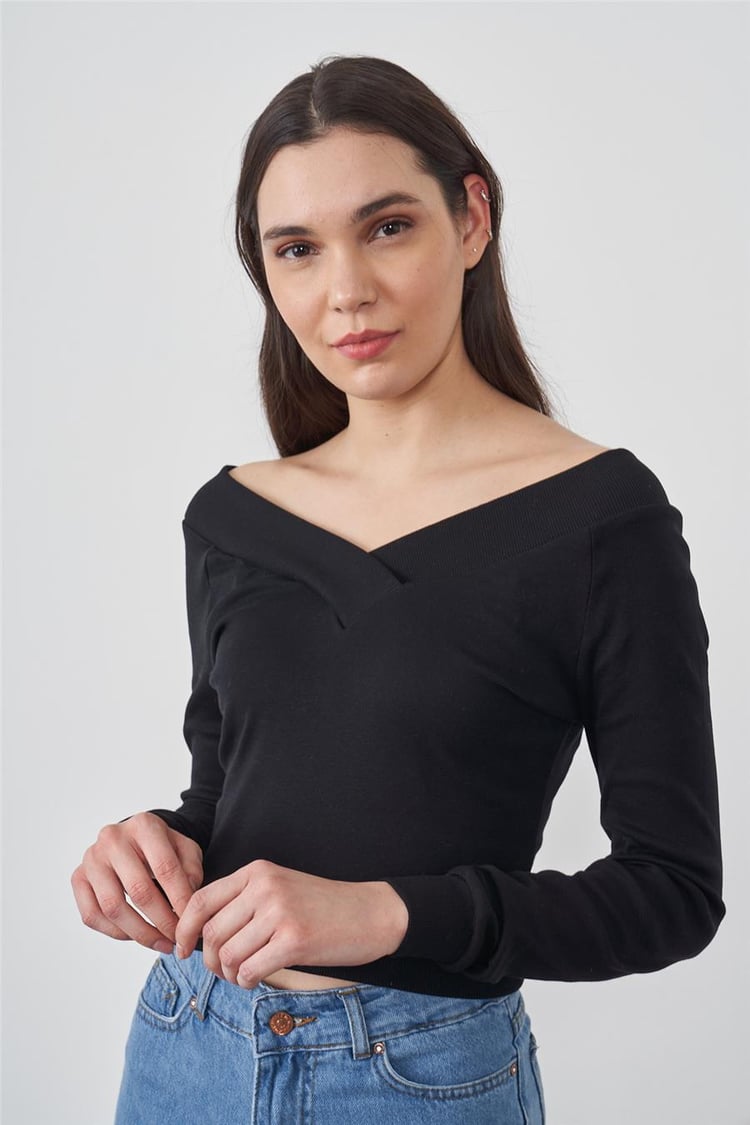 Çetinkaya V Yaka Siyah Body