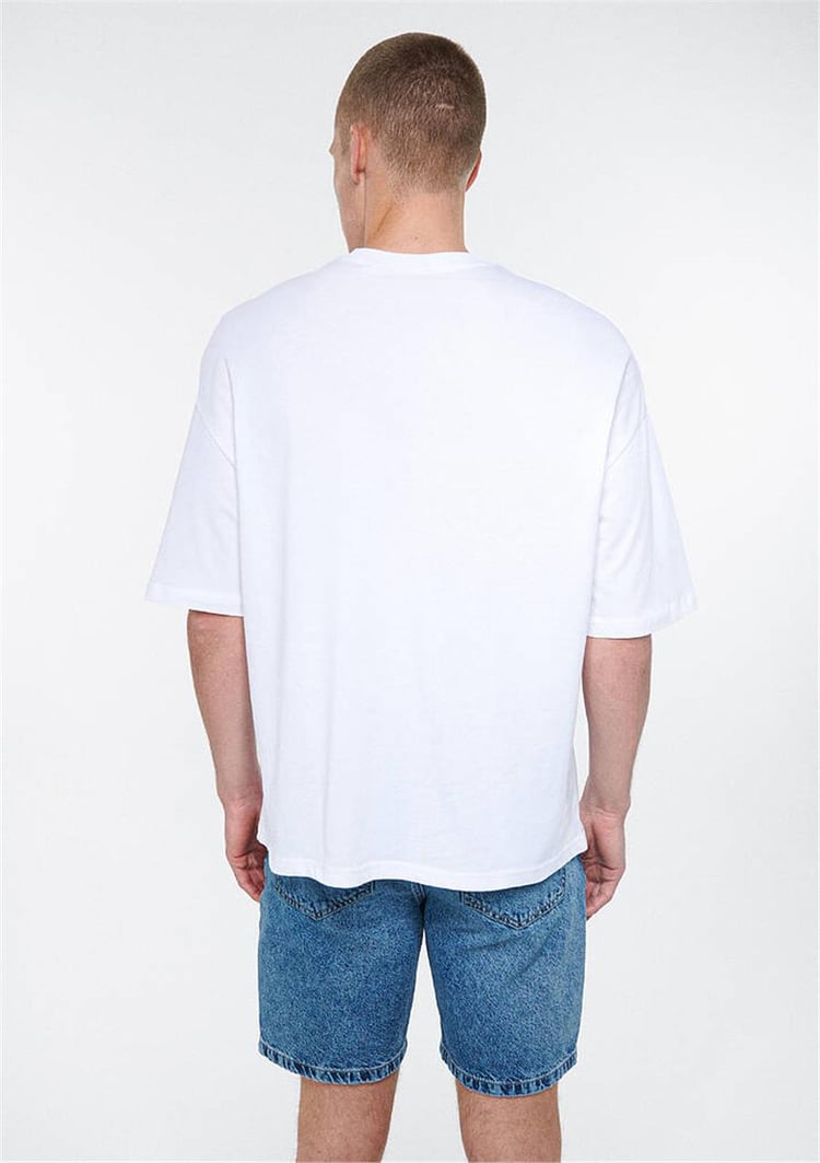 Mavi M0611365-620 Beyaz Erkek Oversize Batman Baskılı T-Shirt