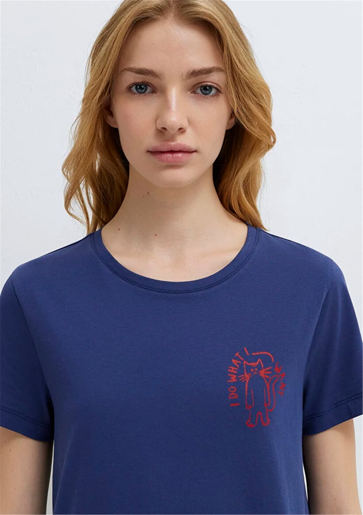 Mavi Y26 M1613873-70498 Derın Lacivert Kadın Slim Kedi Baskılı T-shirt