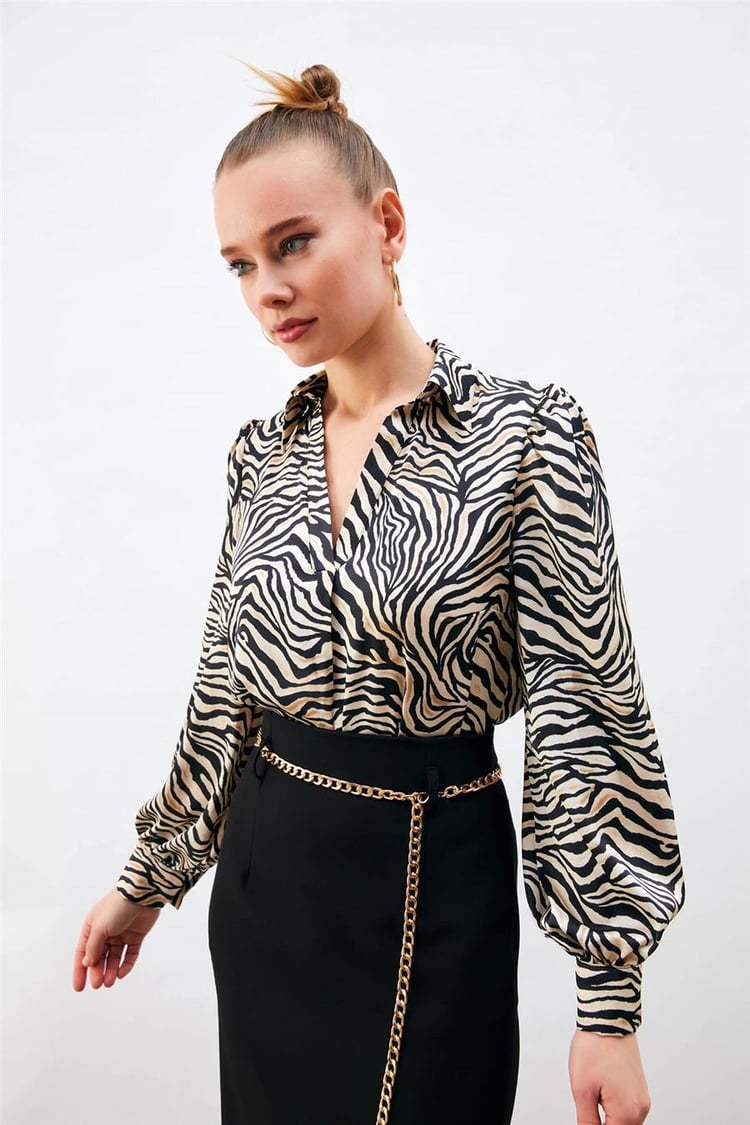 Sateen 3029-1022 Bej Kadın Zebra Desenlı V Yaka Bluz 36-42