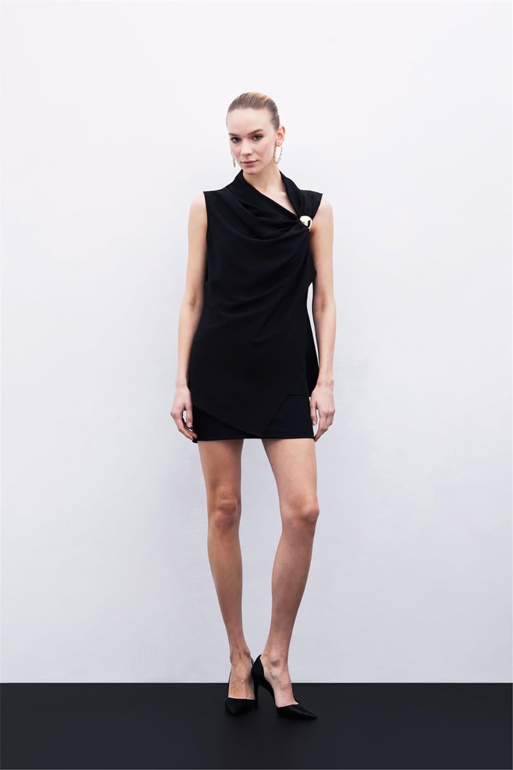 Sateen Y25 1737-1018 Sıyah Kadın Tek Omuzu Aksesuarlı Kolsuz Bluz