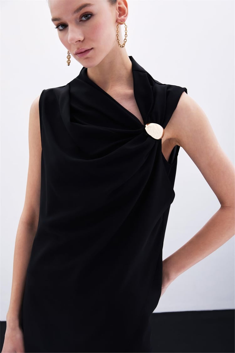 Sateen Y25 1737-1018 Sıyah Kadın Tek Omuzu Aksesuarlı Kolsuz Bluz