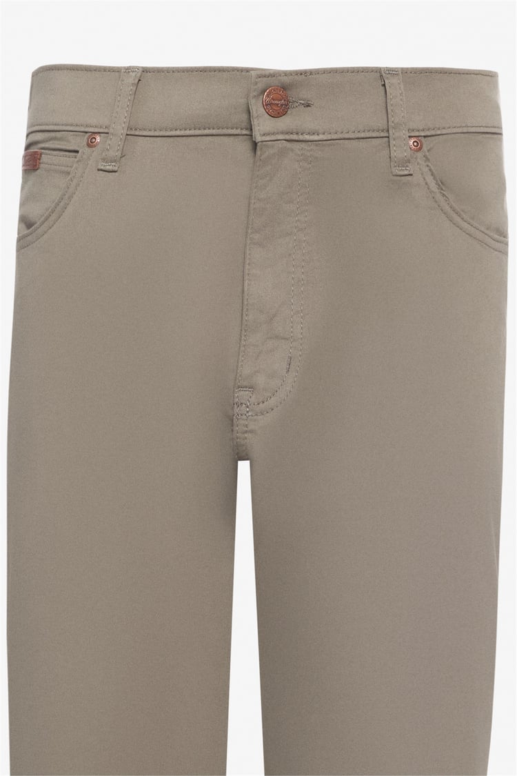 Wrangler W12SEA45 Texas Slim X45 Dusty Olıve Erkek Slim Texas Slim Non Denim Pantolon