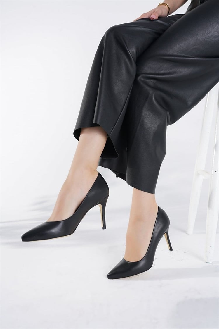 Kadın Hakiki Deri Sivri Burun İnce Topuklu Stiletto Ayakkabı Siyah