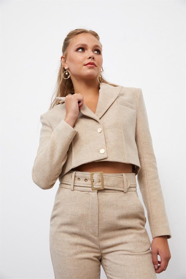 Bej Crop Ceket Yüksek Bel Kemerli Pantolon TakımST060W90286002