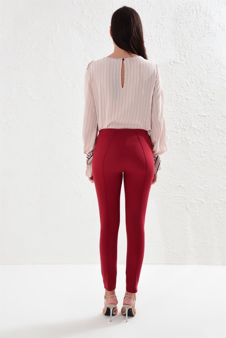 Bordo Fermuarlı Bedene Oturan Süs Dikişli PantolonST030W201164