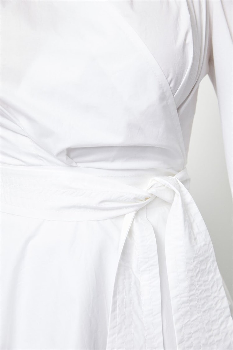 Ekru Bağcık Detaylı Poplin BluzST060S3051901
