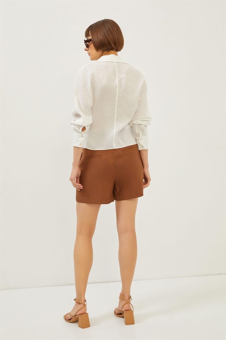 Ekru Drape Detaylı V Yaka GömlekST070S55282001
