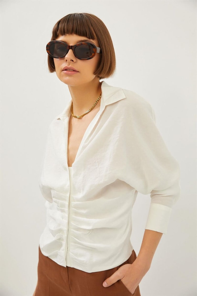 Ekru Drape Detaylı V Yaka GömlekST070S55282001