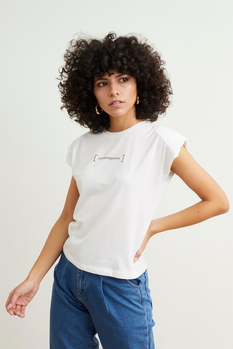 Ekru Omuzları Vatkalı Baskılı T-ShirtST050S7114501