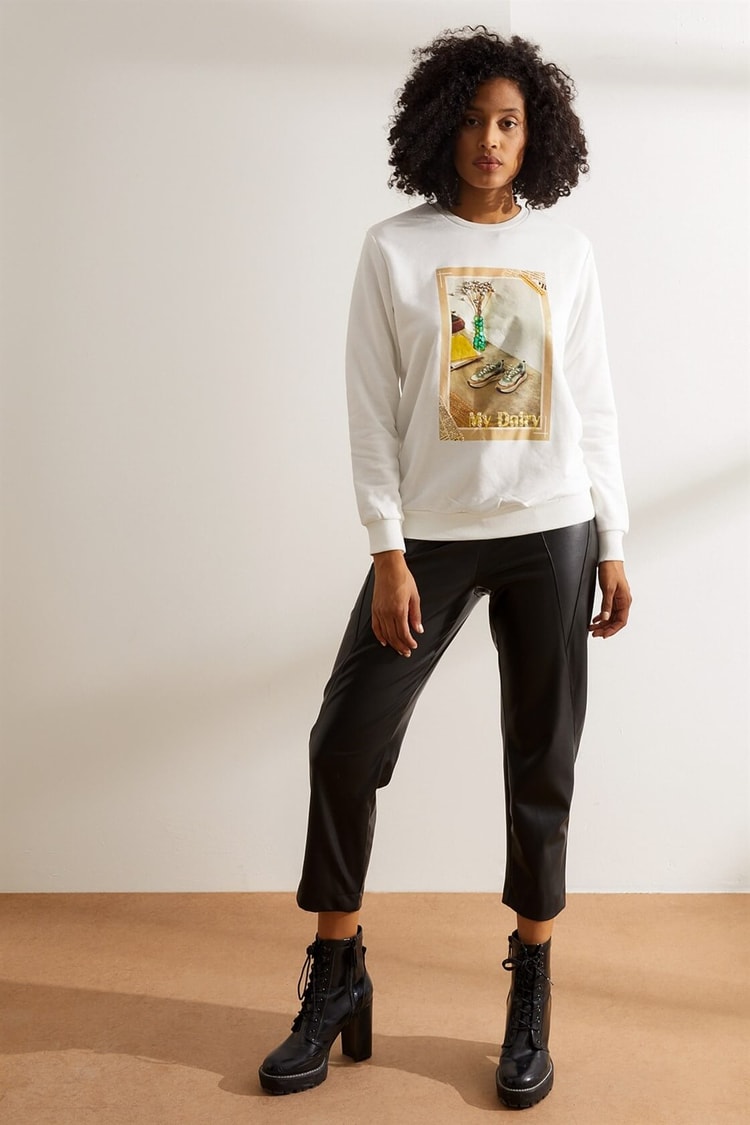 Ekru Önü Baskılı Ve İşlemeli SweatshirtST060W7205101