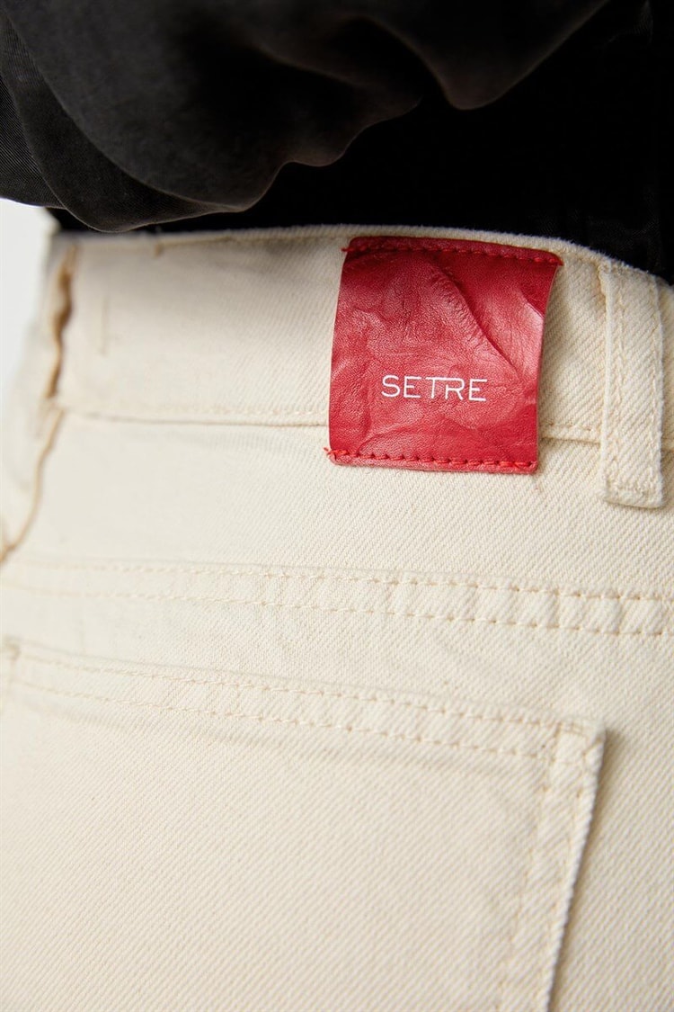 Ekru Paçası Yırtmaçlı JeanST060S20467005