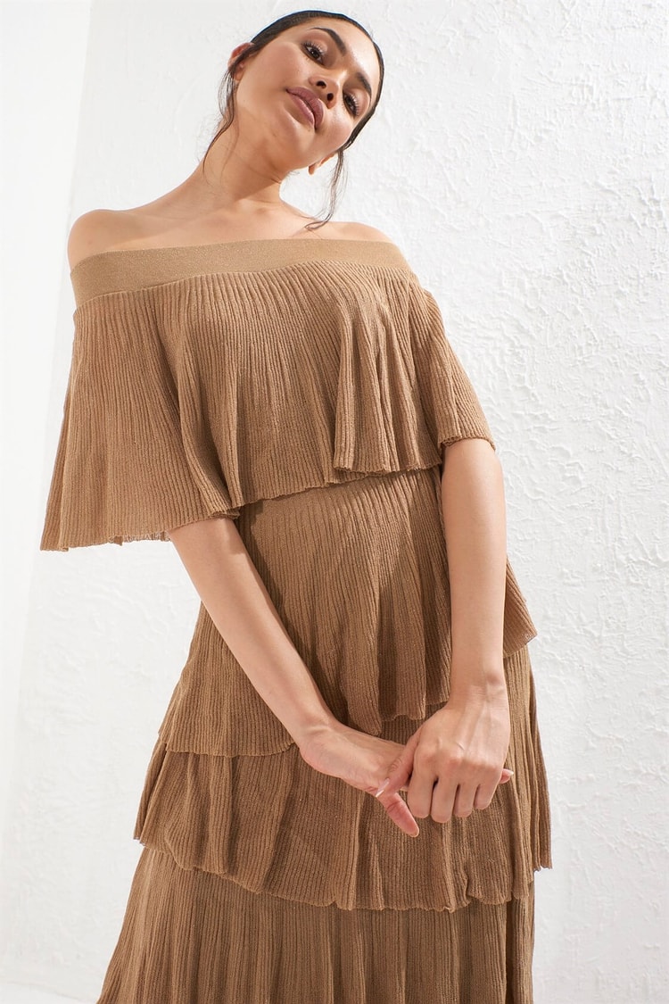 Kahve Düşük Omuz Kat Kat Astarlı Diz Boy İnce Triko ElbiseST050W9407301