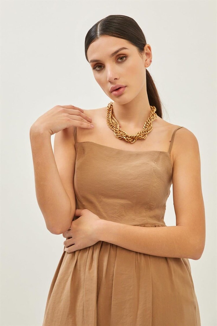 Kahve İnce Askılı Zincirli Çanta Detaylı Midi Boy Katlı ElbiseST070S40161401
