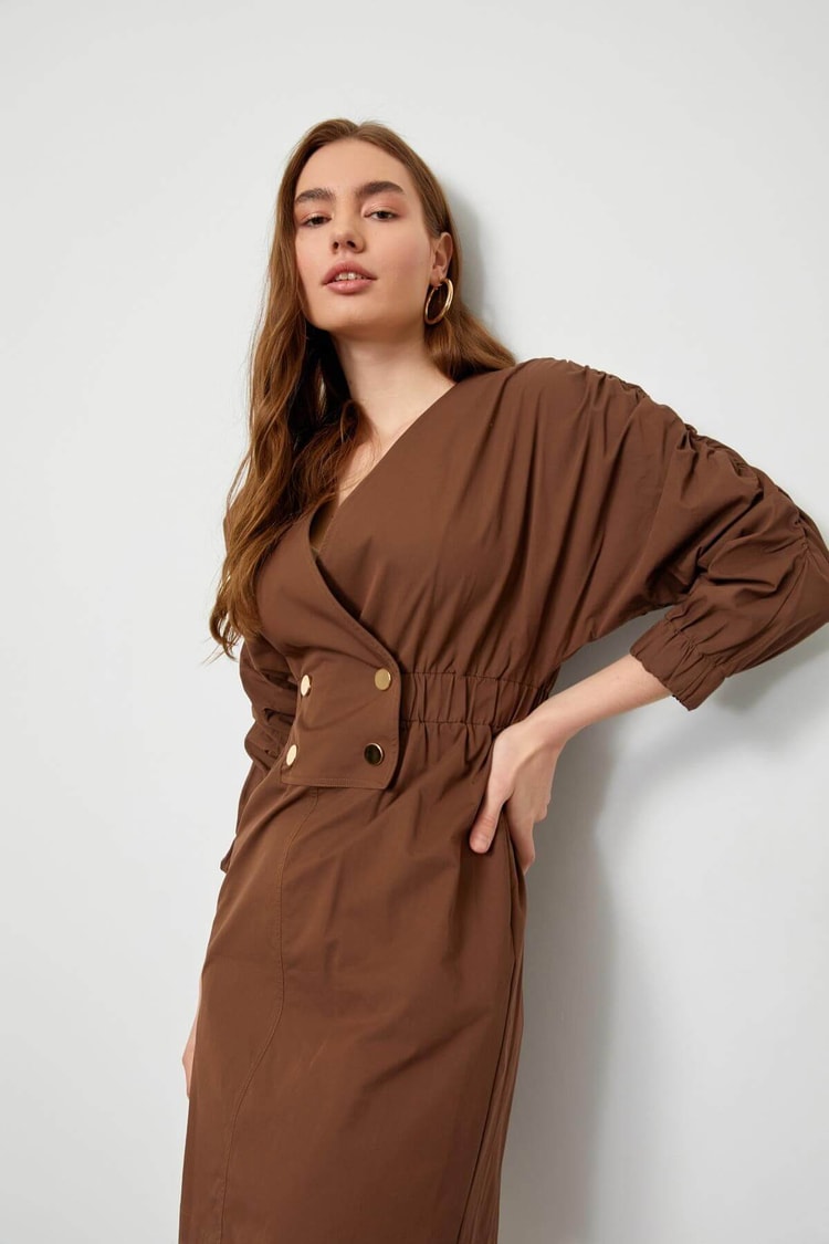 Kahve V Yaka Çıtçıtlı ElbiseST060S40106301