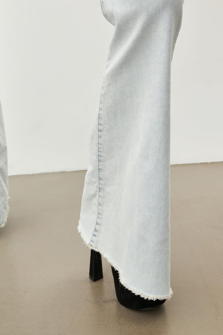 Açık Mavi Bol Paça Kot Pantolon Kadın Jean modelleri