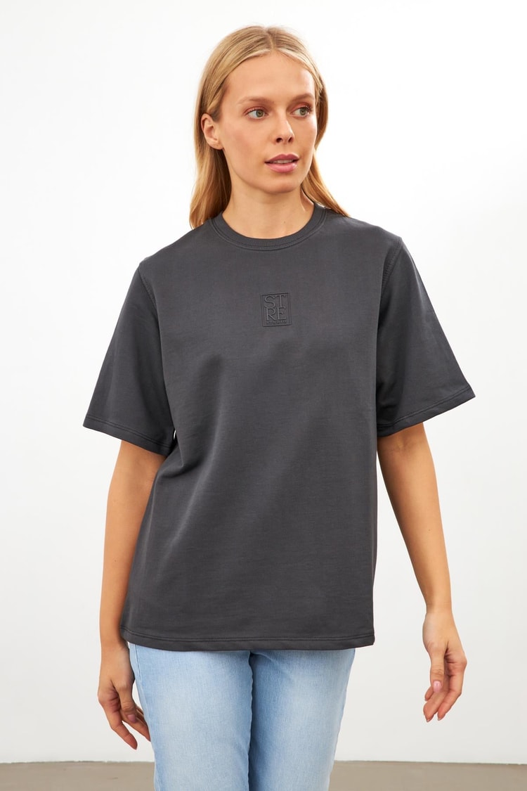 Antrasit Setre Logo Detaylı Oversize Kısa Kollu T-Shirt Kadın Kategorisiz modelleri