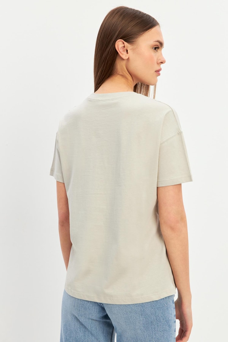 Bej Baskı Detaylı Kısa Kollu T-Shirt Kadın T-Shirt modelleri
