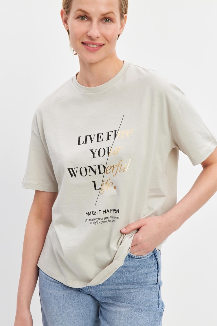 Bej Baskılı Bisiklet Yaka Kısa Kollu T-Shirt Kadın T-Shirt modelleri