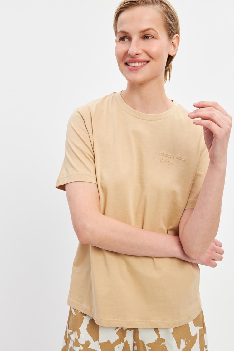 Bej Bisiklet Yaka Mini Baskı Detaylı Basic T-Shirt Kadın Kategorisiz modelleri