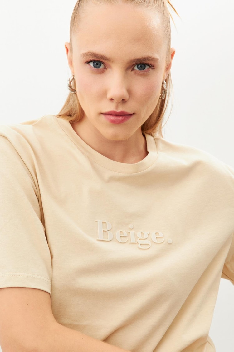 Bej Kabartmalı Bisiklet Yaka T-Shirt Kadın T-Shirt modelleri