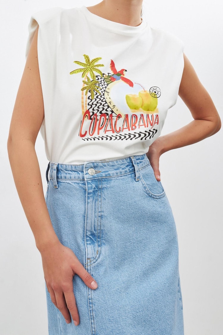 Beyaz 0 Kollu Vatka Detaylı Baskılı T-Shirt Kadın T-Shirt modelleri