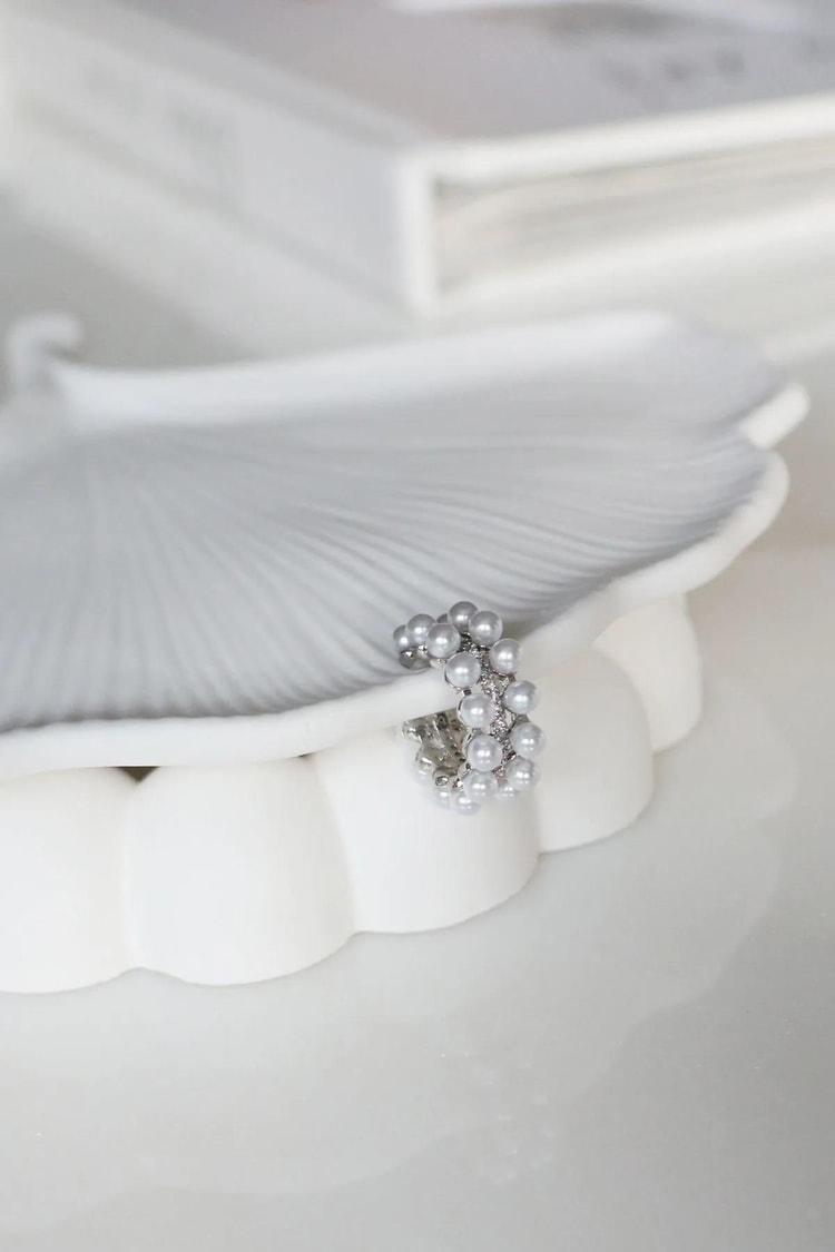 Beyaz İki Sıra İncili Ear Cuff Kıkırdak Küpe Kadın Kategorisiz modelleri
