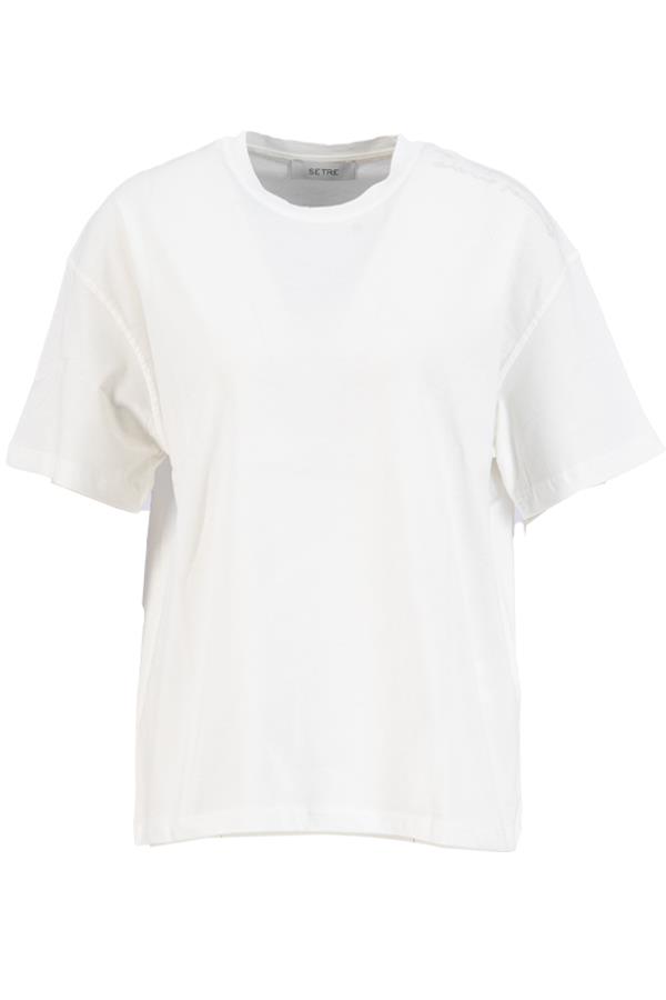 Beyaz Nakış Detaylı T-Shirt Kadın T-Shirt modelleri