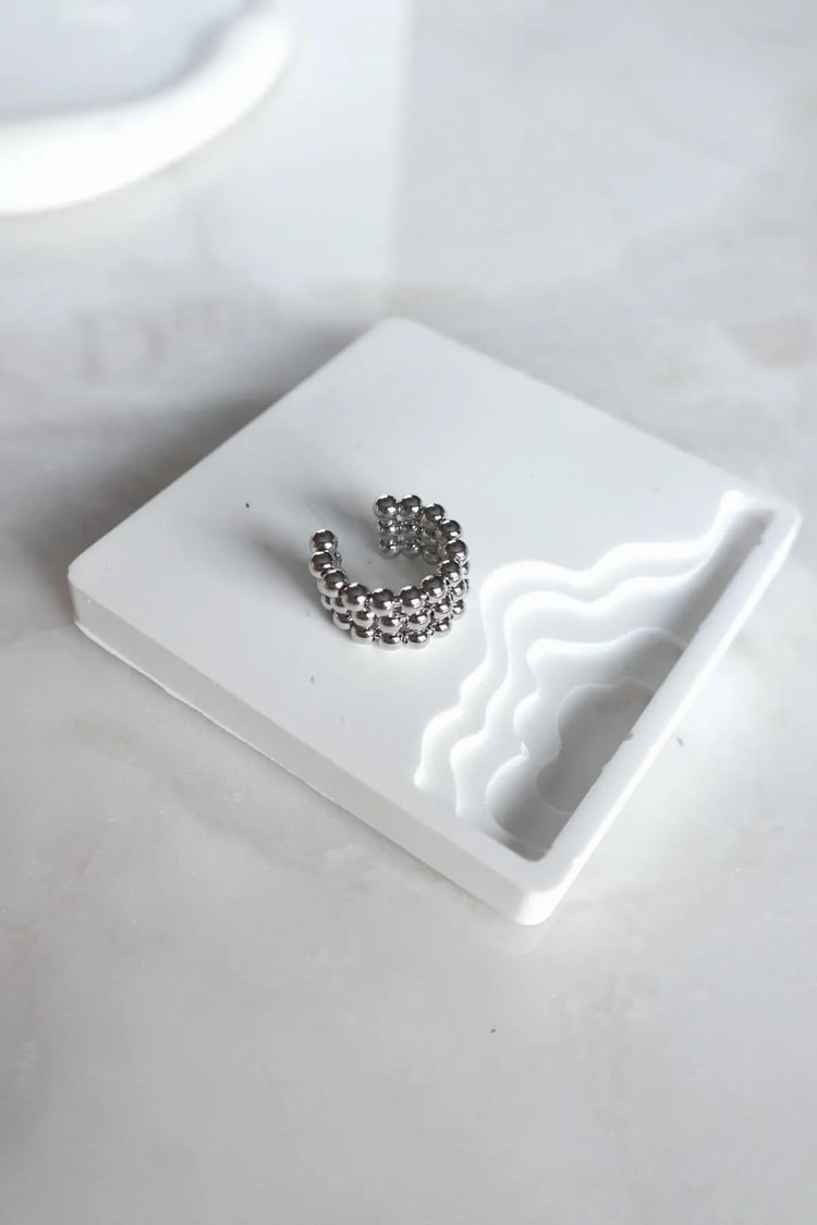 Beyaz Üç Sıra Topçuk Gümüş Kaplama Ear Cuff Kıkırdak Küpe Kadın Kategorisiz modelleri