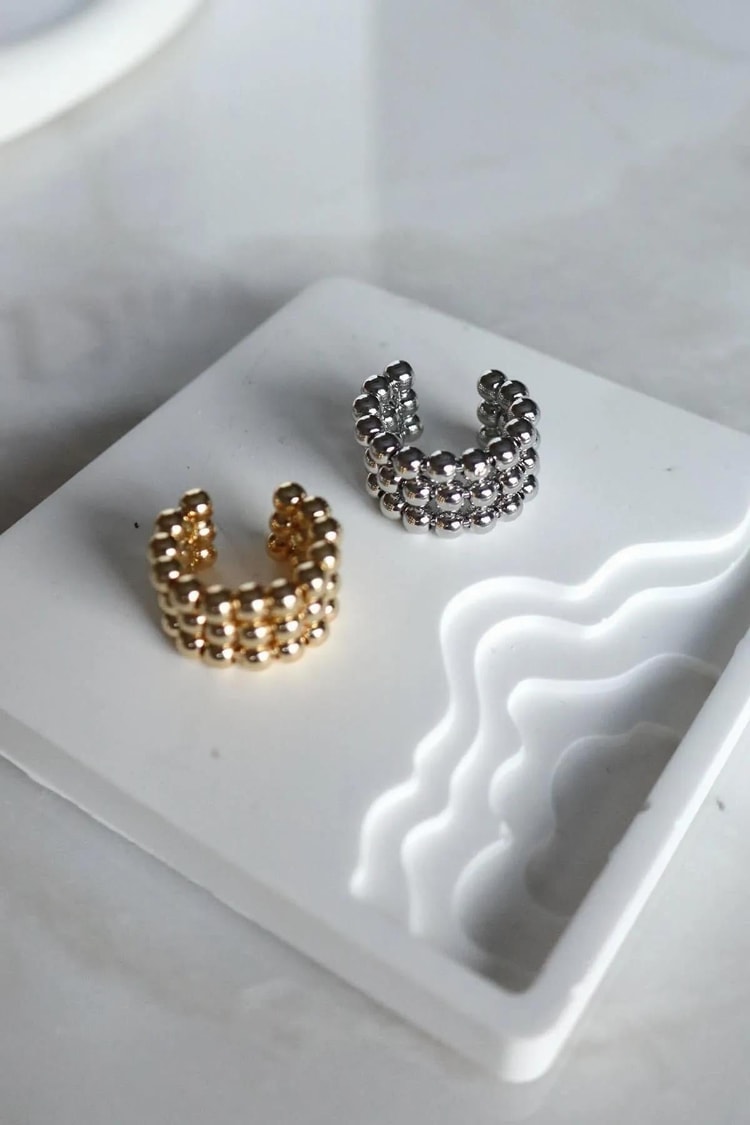 Beyaz Üç Sıra Topçuk Gümüş Kaplama Ear Cuff Kıkırdak Küpe Kadın Kategorisiz modelleri