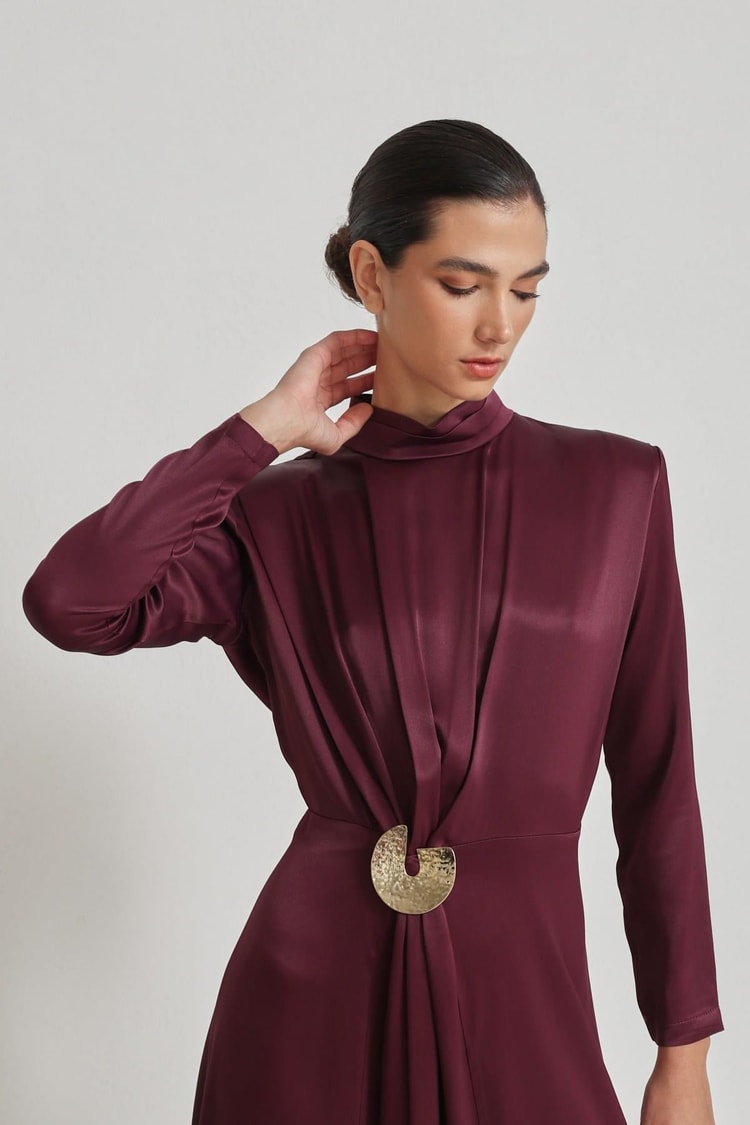 Bordo Belden Toka Detaylı Uzun Kollu Balıkçı Yaka Midi Boy Elbise Kadın Kategorisiz modelleri