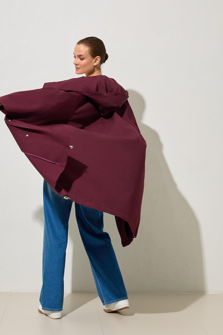 Bordo Yaka Detaylı Rahat Kesim Trençkot Kadın Trençkot modelleri