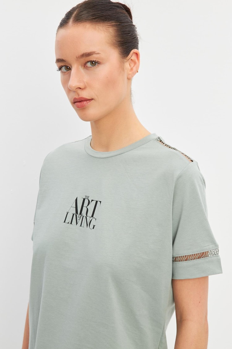Çağla Baskılı Kol Ve Omuzda Örme Detaylı Bisiklet Yaka T-Shirt Kadın T-Shirt modelleri