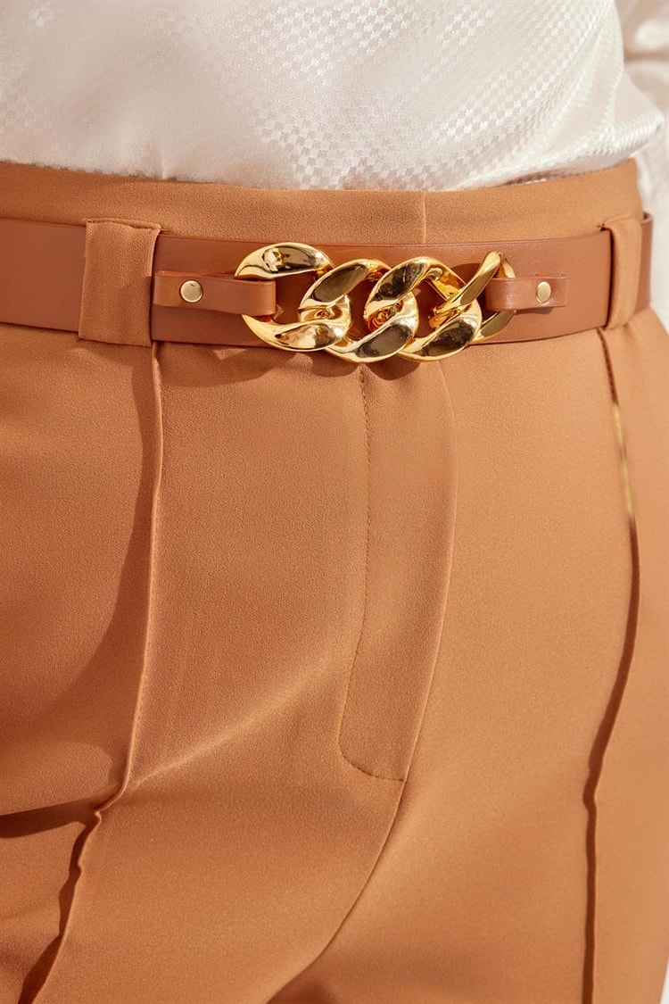 Camel Tam Bel  Hazır Kemer Detaylı Cepli  Bedene Oturan Fit Pantolon Kadın Pantolon modelleri