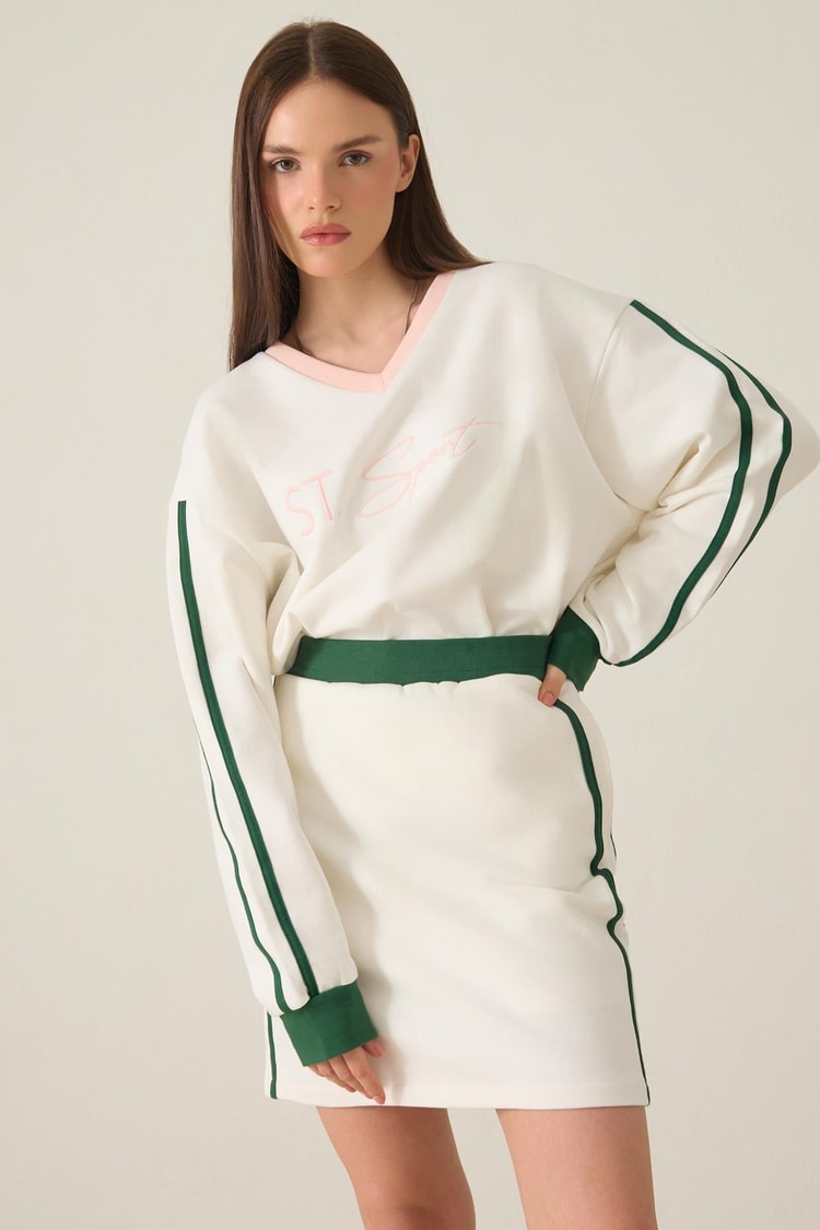 Ekru %100 Pamuklu V Yaka Şerit Ve Baskı Detaylı Sweatshirt Kadın Sweatshirt modelleri