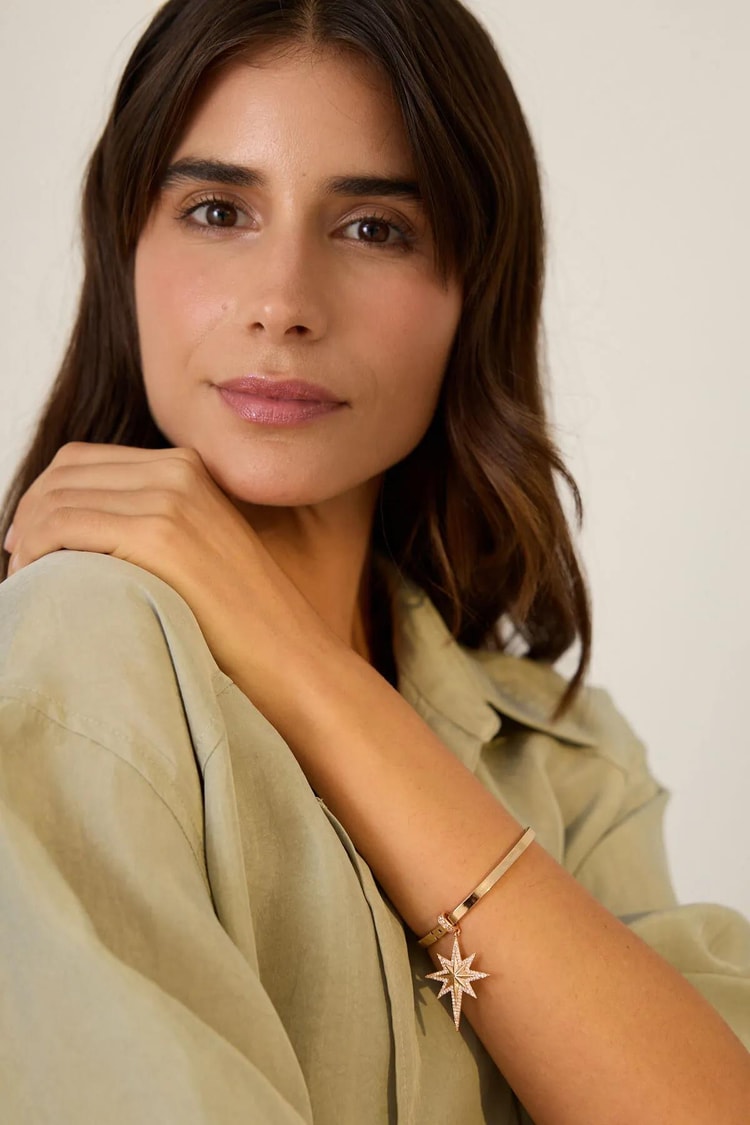 Ekru Ajda Model Rose Gold Vıp Kelepçe Bileklik Kadın Kategorisiz modelleri