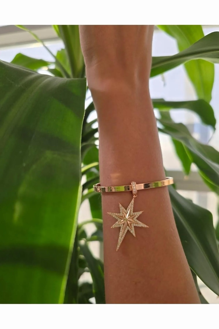 Ekru Ajda Model Rose Gold Vıp Kelepçe Bileklik Kadın Kategorisiz modelleri