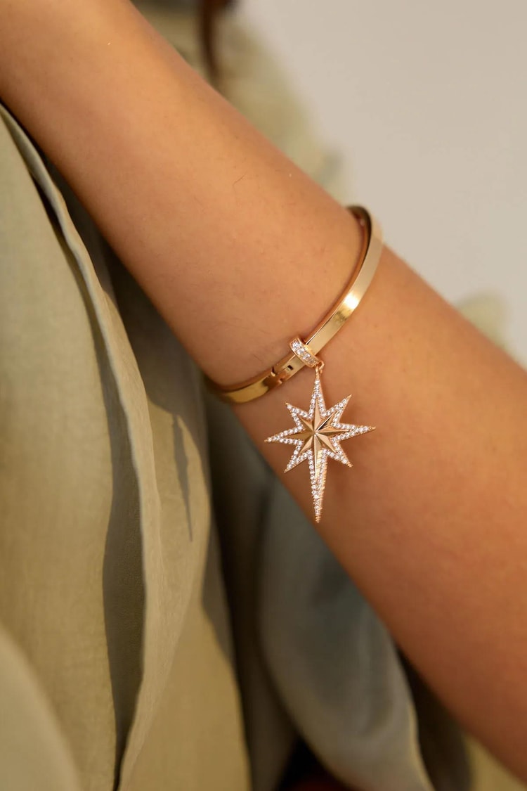 Ekru Ajda Model Rose Gold Vıp Kelepçe Bileklik Kadın Kategorisiz modelleri