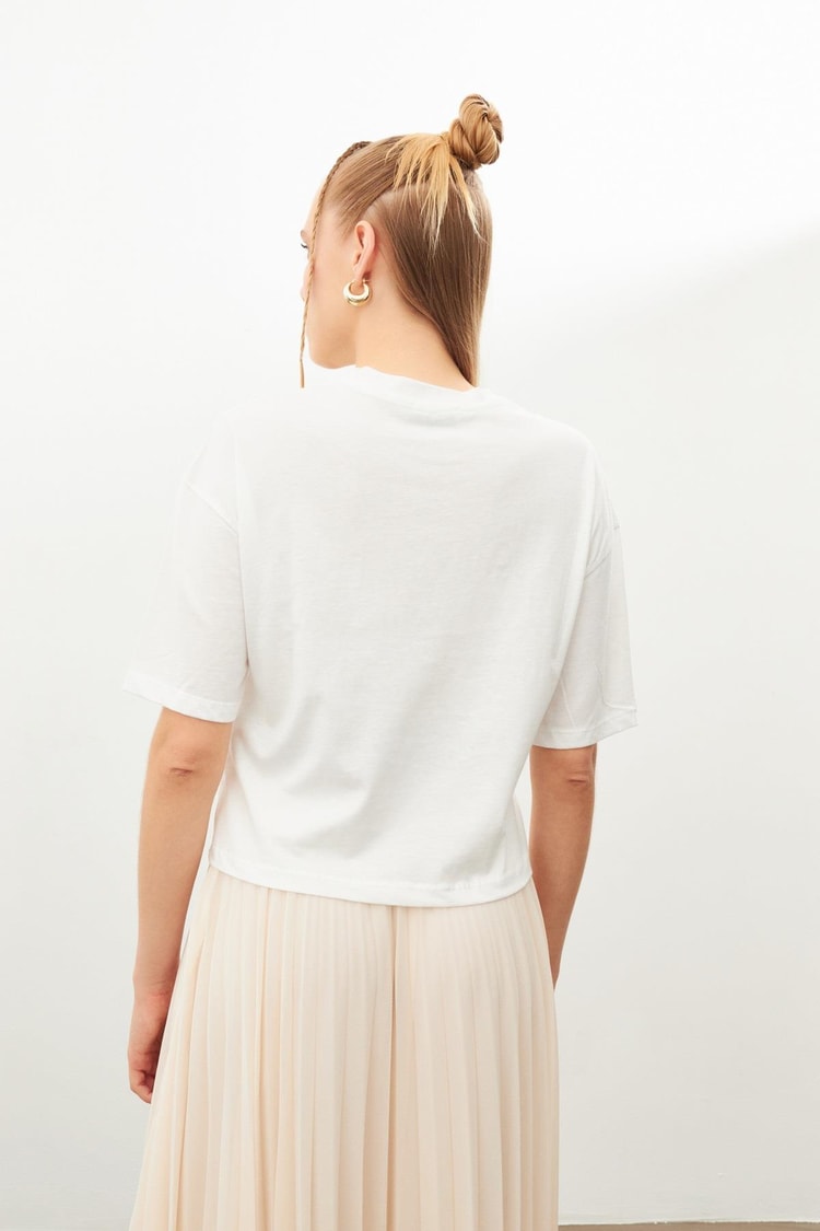 Ekru Basic Bisiklet Yaka Baskılı T-Shirt Kadın T-Shirt modelleri