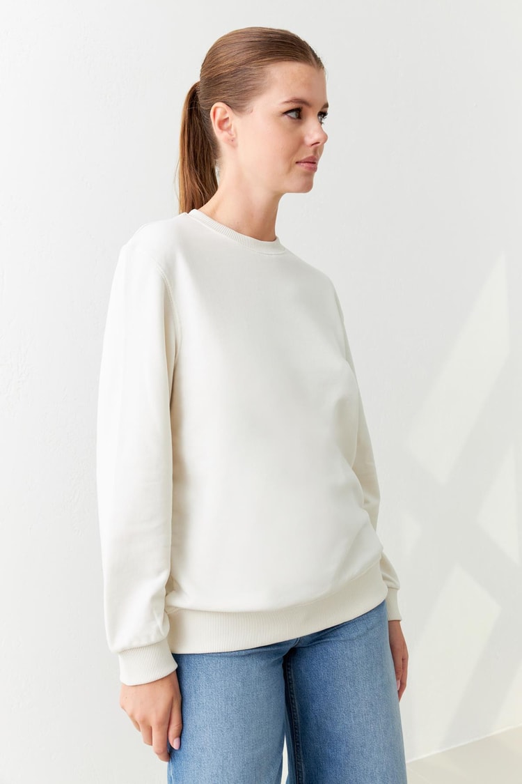 Ekru Basic Bisiklet Yaka Uzun Kollu Sweatshirt Kadın Kategorisiz modelleri
