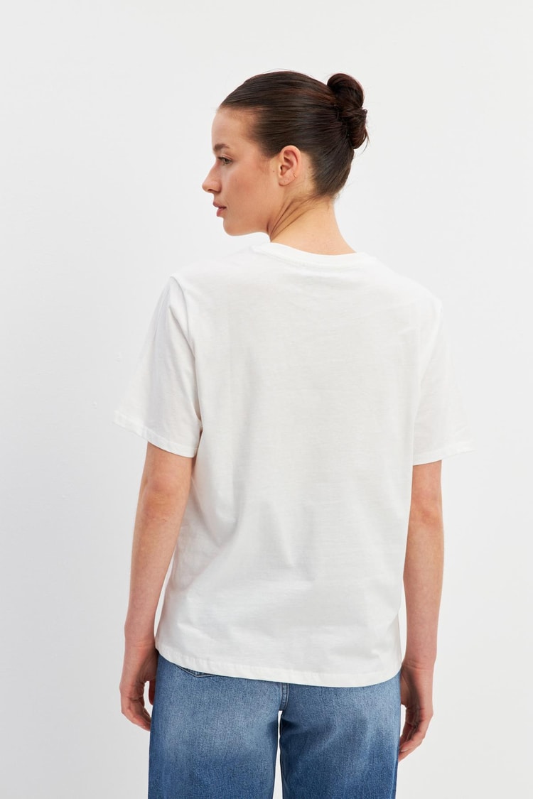 Ekru Baskı Detaylı Bisiklet Yaka Basic T-Shirt Kadın T-Shirt modelleri