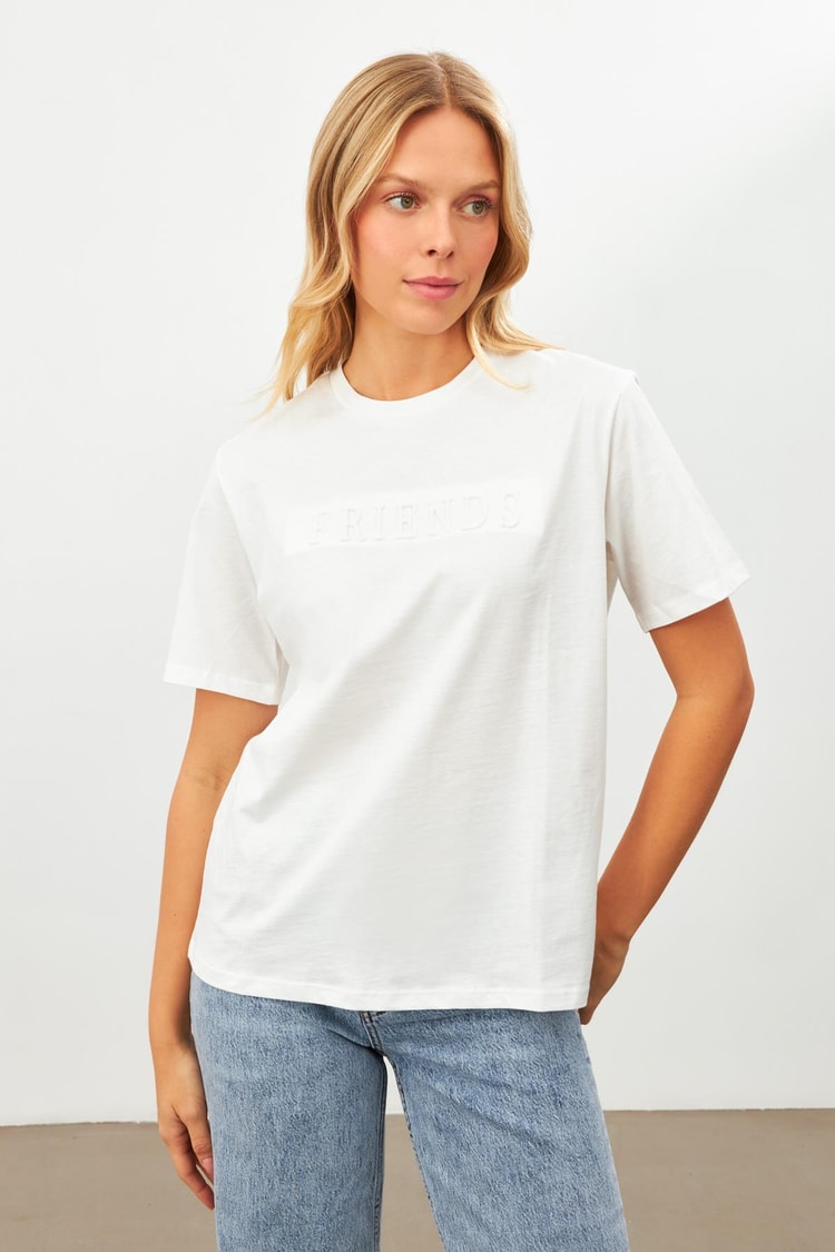 Ekru Baskı Detaylı Bisiklet Yaka T-Shirt Kadın T-Shirt modelleri