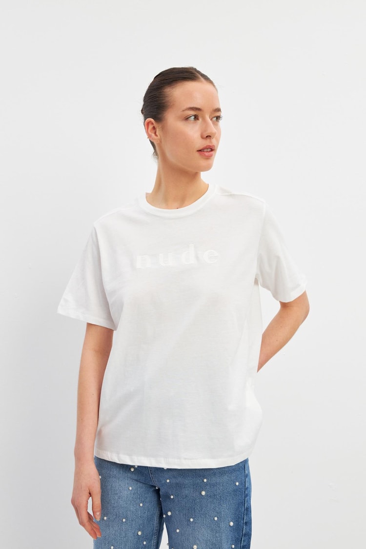 Ekru Baskı Detaylı Bisiklet Yaka Basic T-Shirt Kadın T-Shirt modelleri