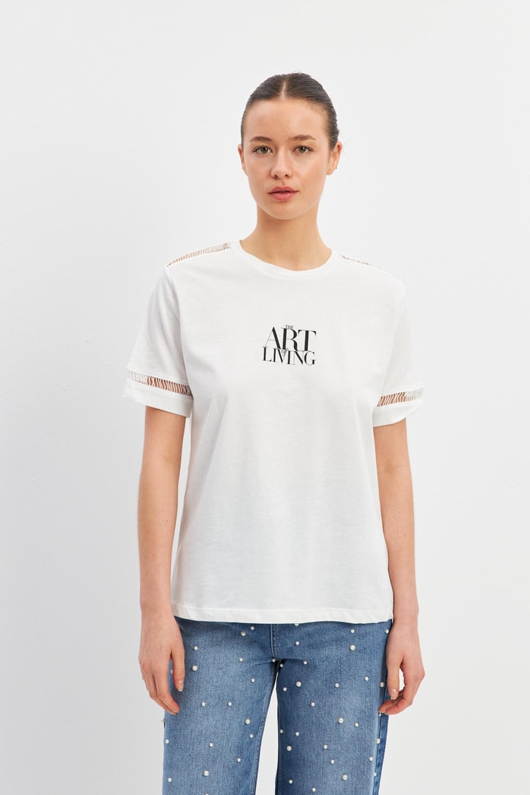 Ekru Baskılı Kol Ve Omuzda Örme Detaylı Bisiklet Yaka T-Shirt Kadın T-Shirt modelleri