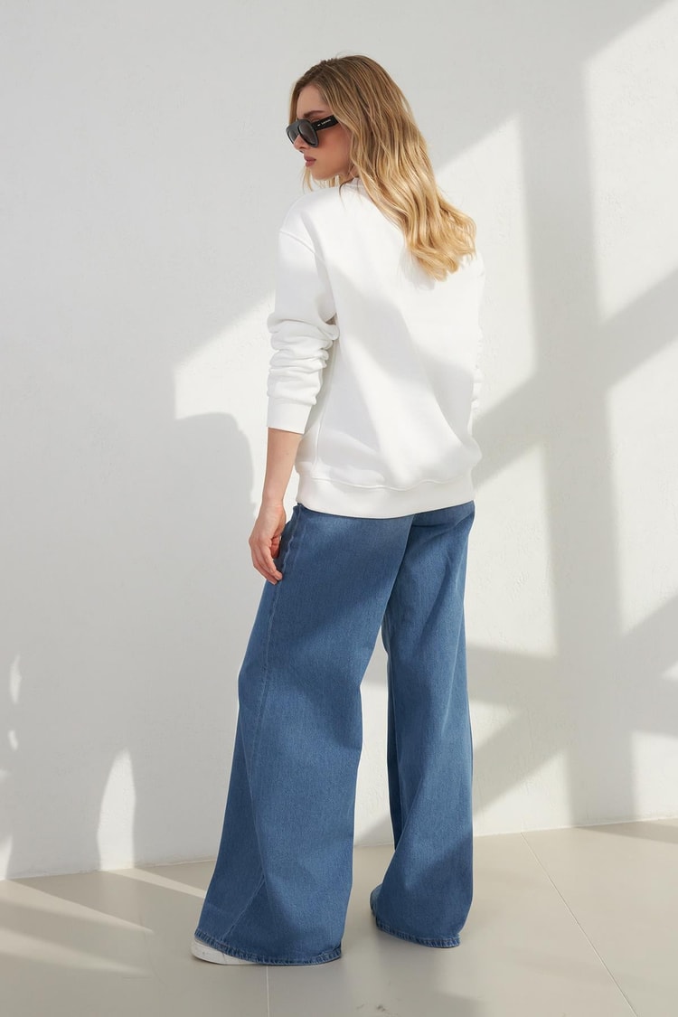 Ekru Bisiklet Yaka Baskı Detaylı Uzun Kollu Sweatshirt Kadın Kategorisiz modelleri