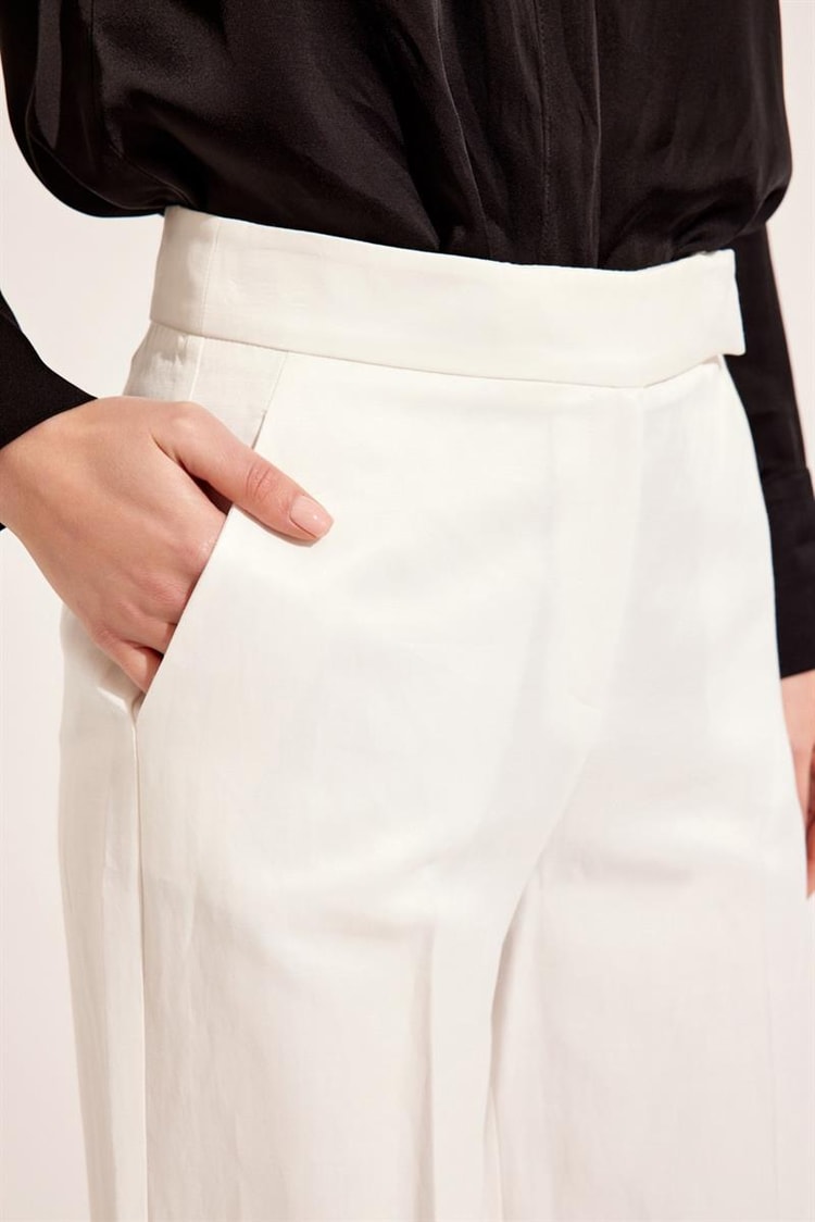 Ekru Bol Kesim Cep Detaylı Pantalon Kadın Pantolon modelleri