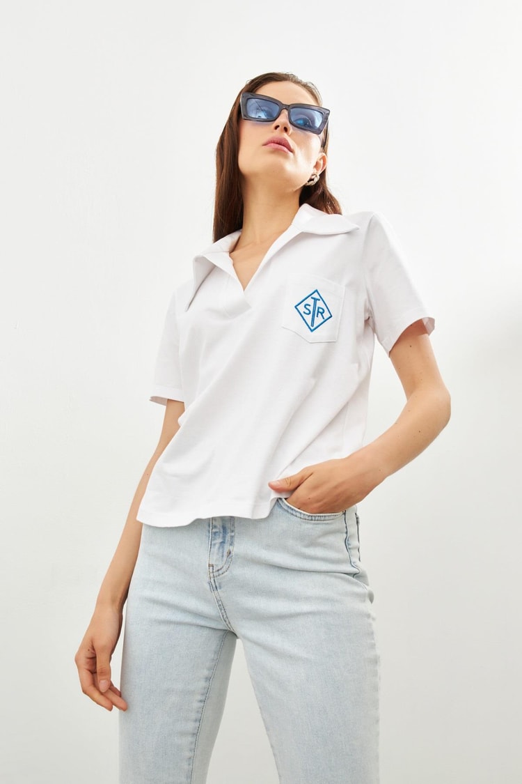 Ekru Cepli Nakış Detaylı T-Shırt Kadın T-Shirt modelleri