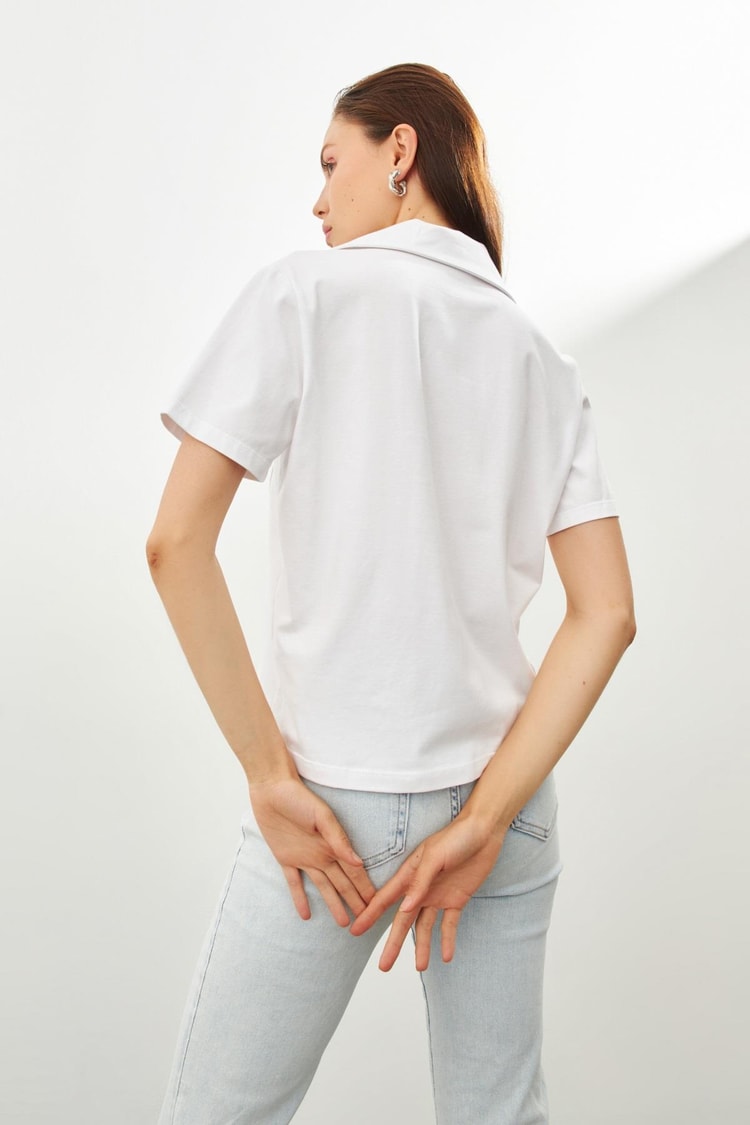 Ekru Cepli Nakış Detaylı T-Shırt Kadın T-Shirt modelleri
