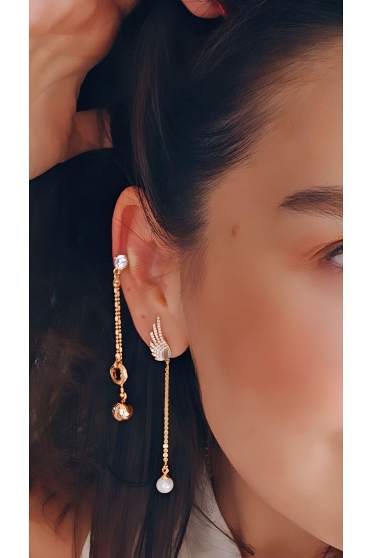 Ekru Kulakta Delik Gerekmeyen Sallantılı Küpe - Ear Cuff Kadın Kategorisiz modelleri